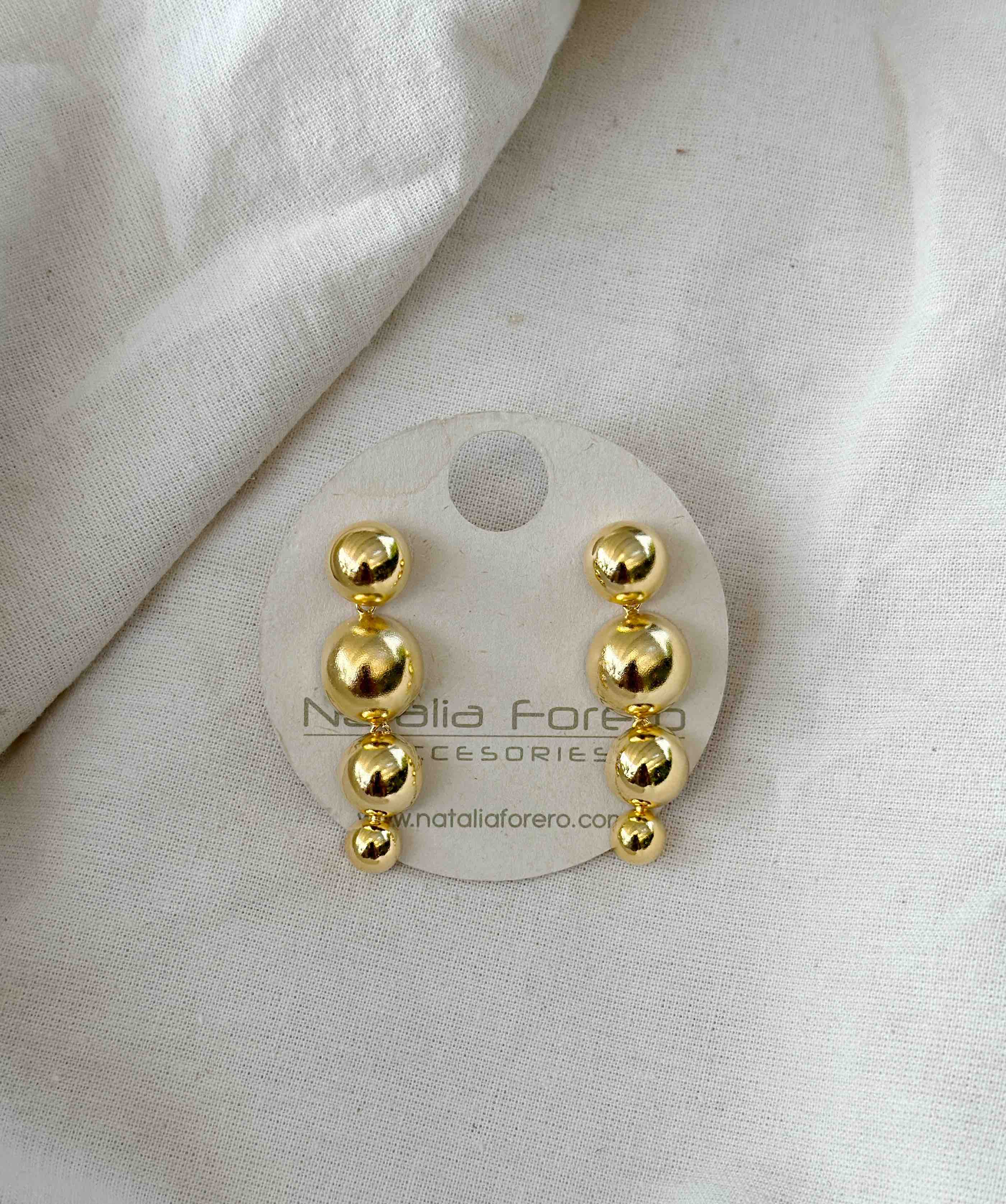 ARETES GOTAS CASCADA