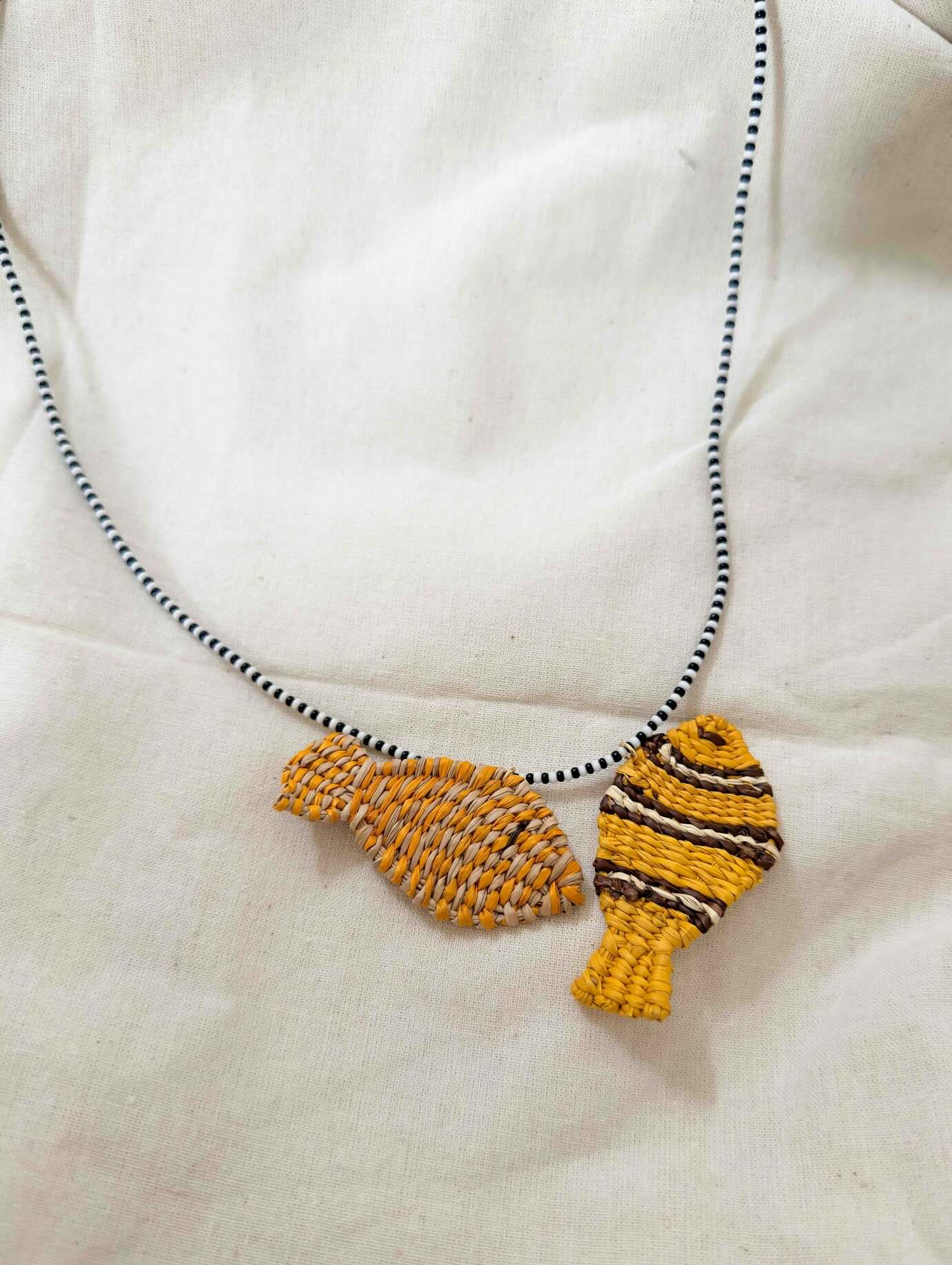 Collar peces AWA
