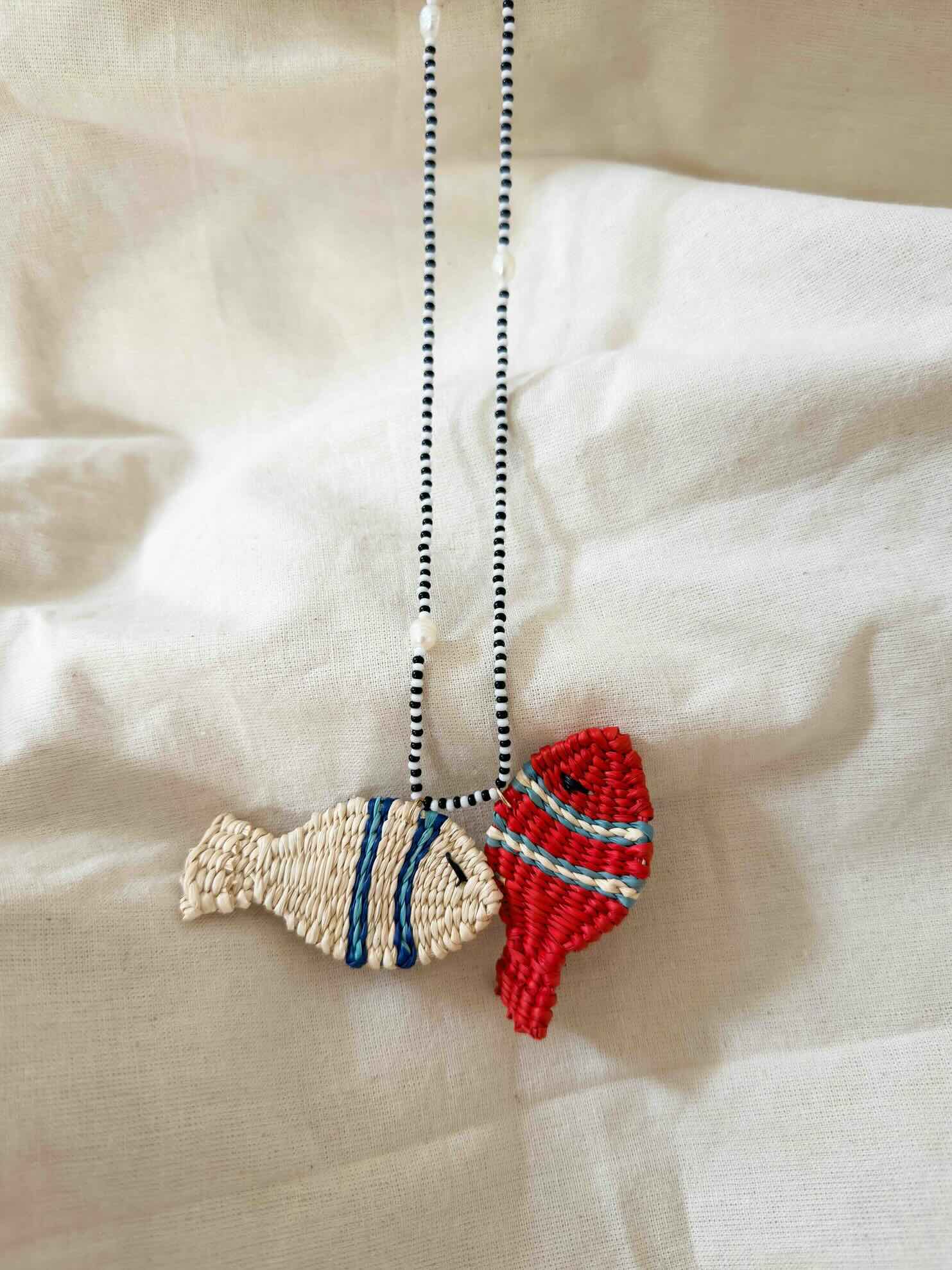 Collar peces AWA
